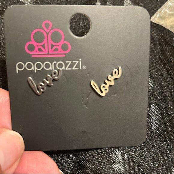 NWT Paparazzi Love Earrings - Picture 6 of 8